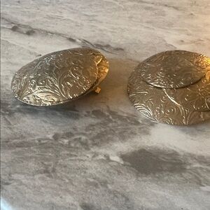 Elegant gold clip earrings